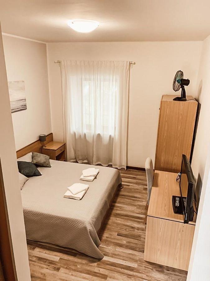 All'Antica Stazione Hotel Muggia Bagian luar foto